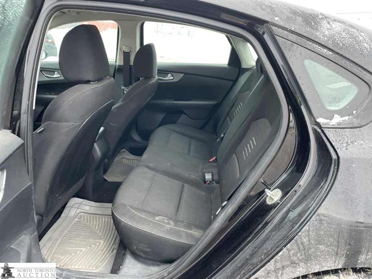 2019-kia-forte-fe-image-7