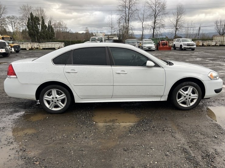 2014-chevrolet-impala-sedan-image-3