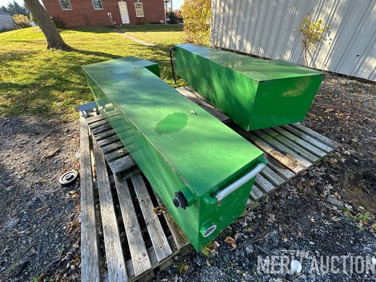 (2)-saddle-stainless-steel-tanks-image-1