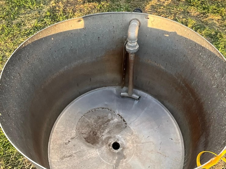 gustafson-stainless-steel-tank-on-stand-image-9