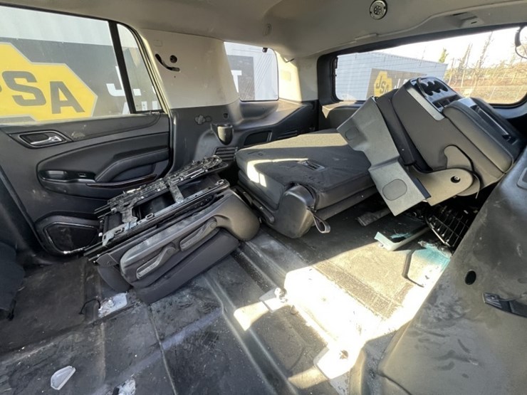 2018-chevrolet-tahoe-image-21