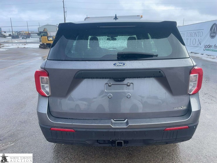 2020-ford-explorer-image-4