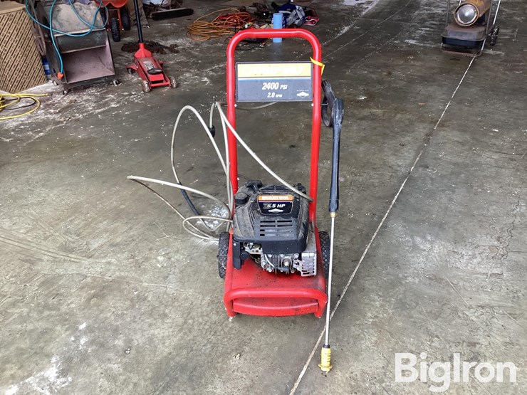 troy-bilt-2400psi-power-washer-image-2