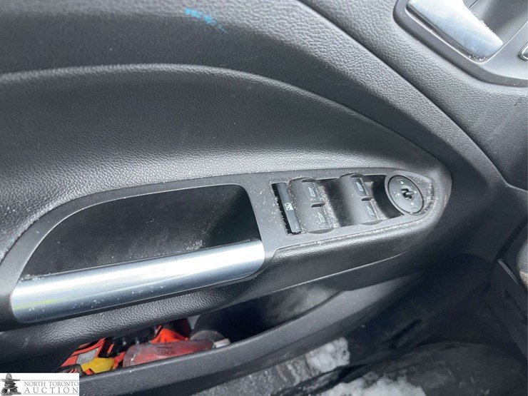 2013-ford-escape-se-image-21