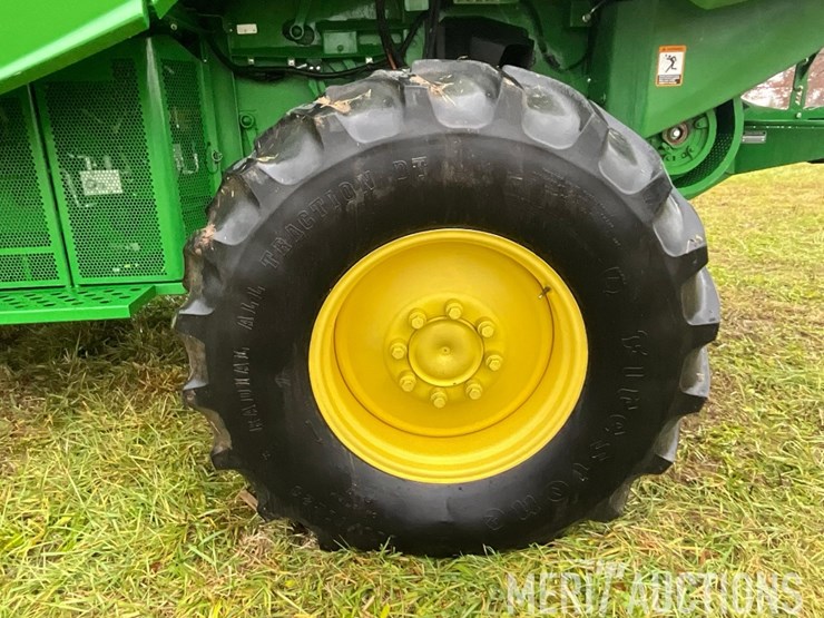 2015-john-deere-s660-image-23