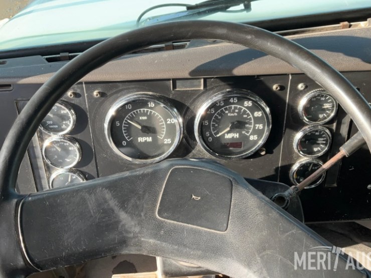 1999-international-9100-image-45