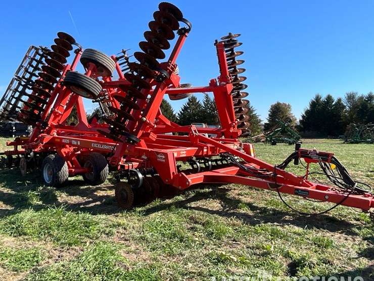 2016-kuhn-krause-8005-excelerator-verticle-tillage-tool-image-6