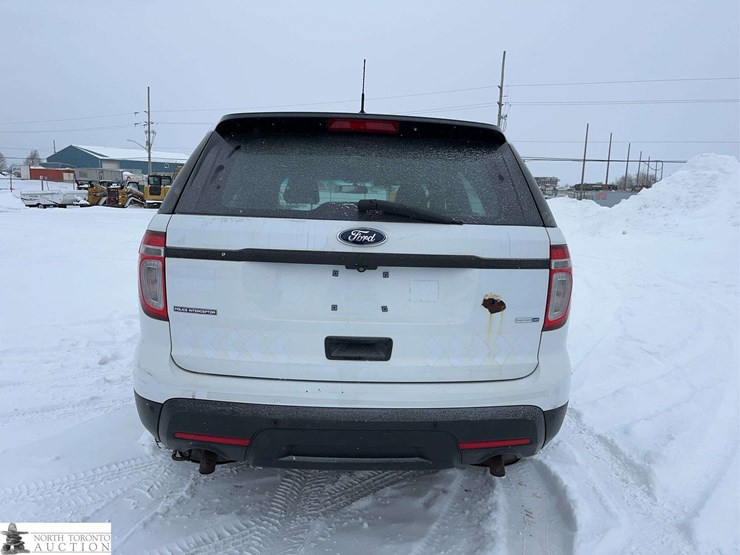 2015-ford-explorer-image-5