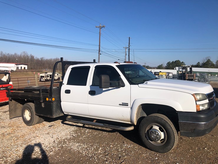 2006-chevrolet-3500-image-2