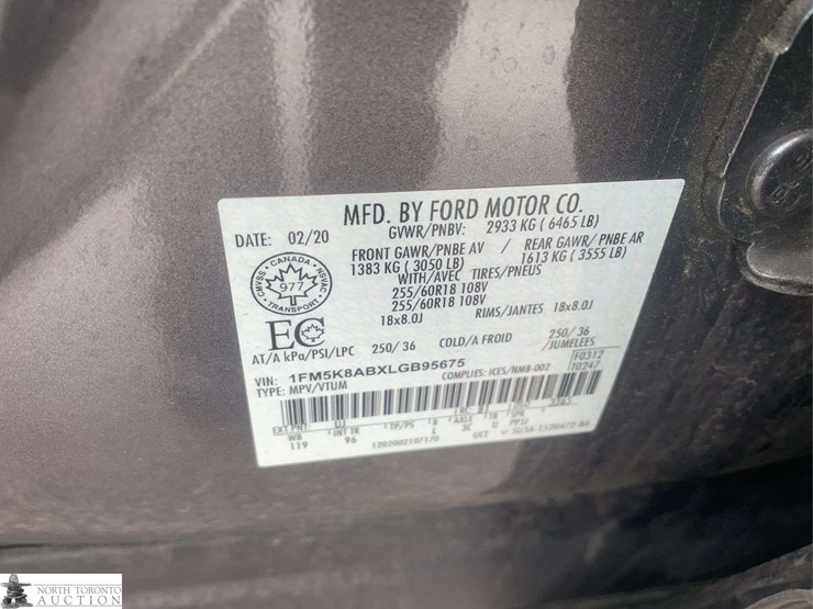 2020-ford-explorer-image-10