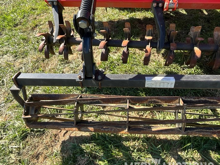 2016-kuhn-krause-8005-excelerator-verticle-tillage-tool-image-36