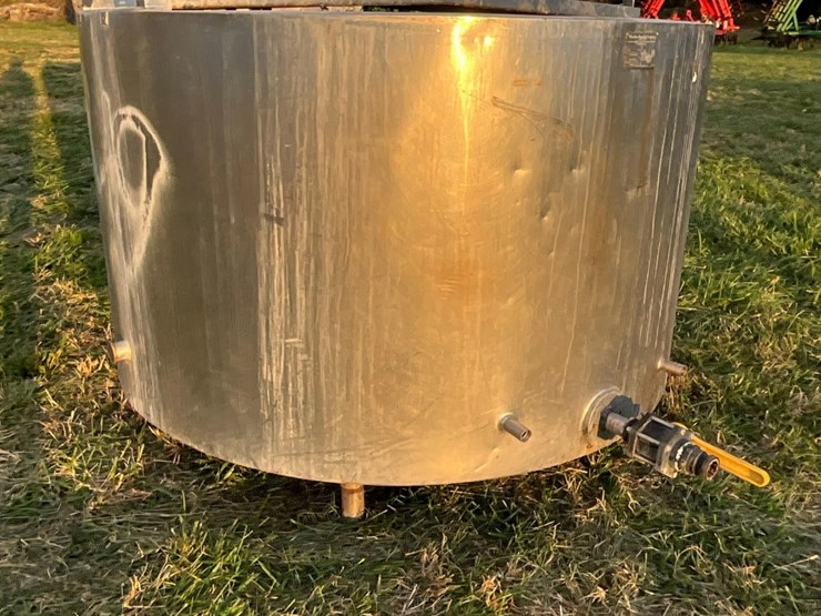 chester-jensen-company-500-stainless-steel-tank-image-8