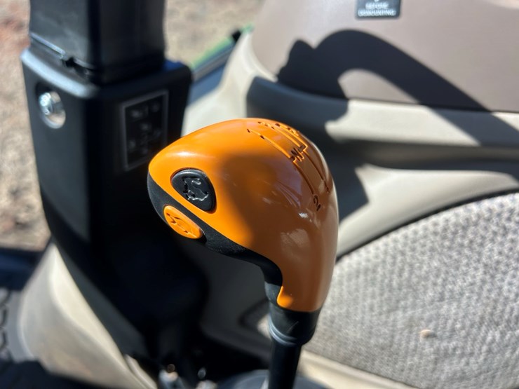 2020-john-deere-5100e-image-42