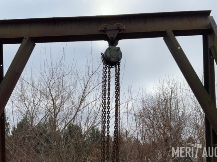 metal-homemade-hoist-image-2