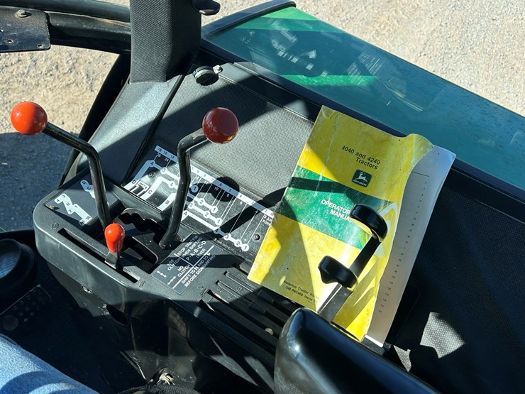 1982-john-deere-4040-image-33