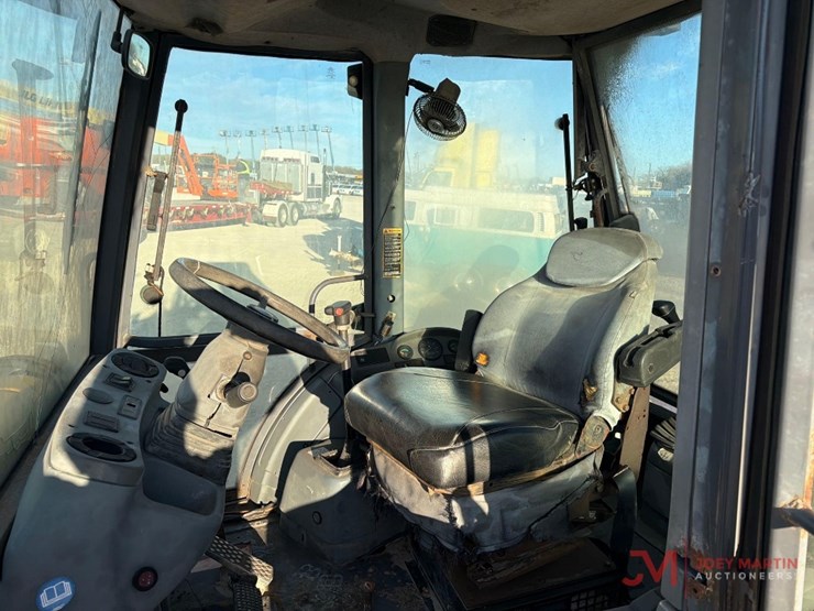 new-holland-555e-image-13