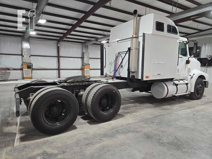 2005-international-9400-image-3