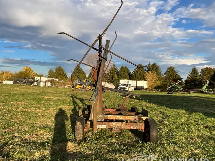 kelderman-6-row-corn-reel-on-cart-image-8