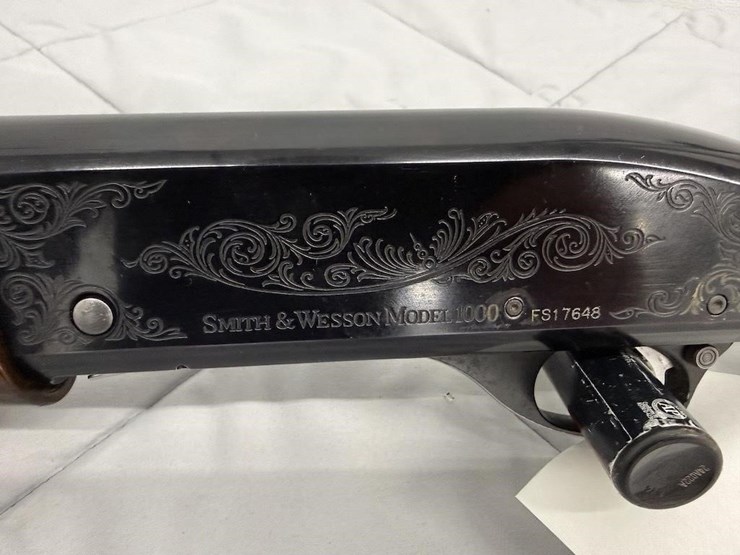 smith-&-wesson-1100-12-gauge-shotgun-image-9