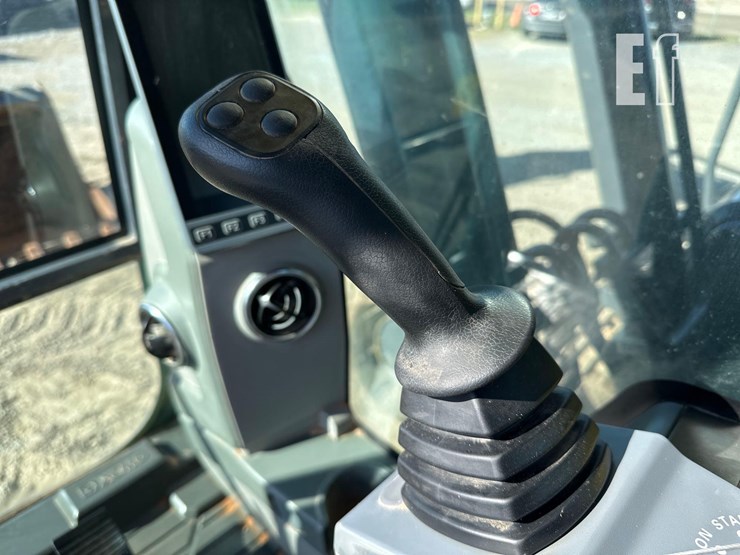 2022-xcmg-xe210u-image-15