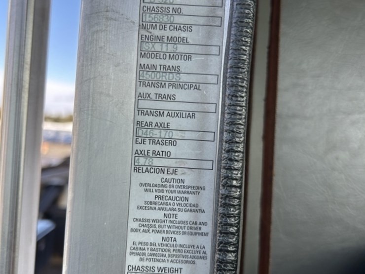 2012-peterbilt-320-image-24