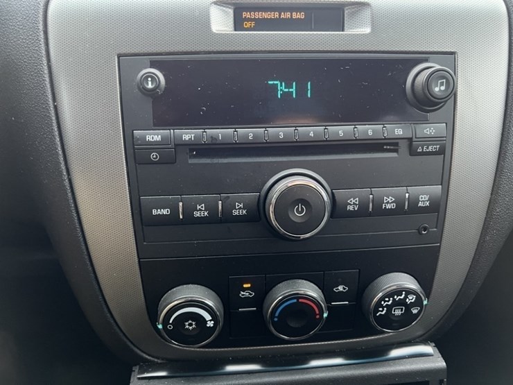 2014-chevrolet-impala-sedan-image-27