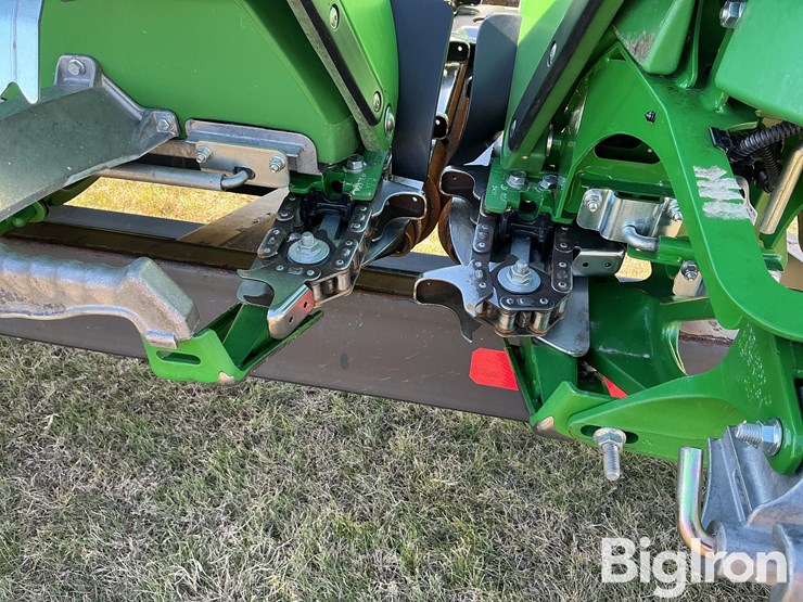 2024-john-deere-c12f-image-9