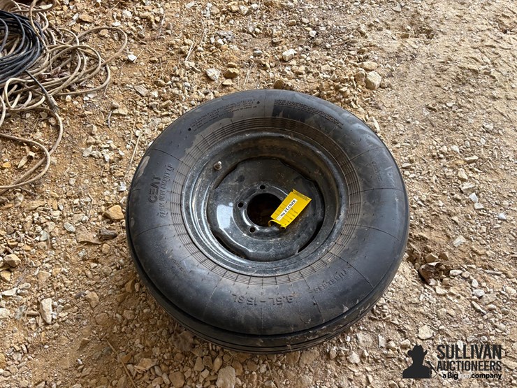 9.5l-15sl-tire-on-5-bolt-rim-image-5