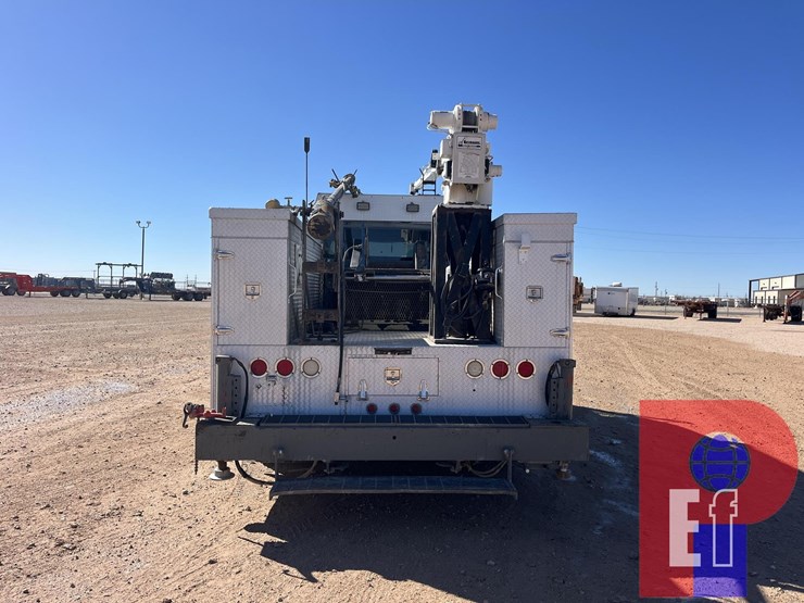 2015-freightliner-business-class-m2-106-image-14