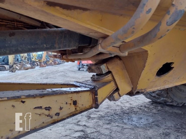 2003-volvo-a40d-image-39