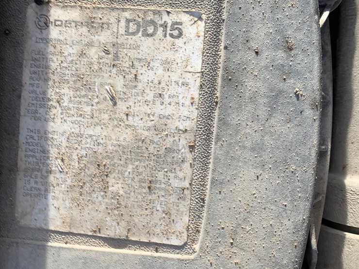 2021-freightliner-coronado-122-sd-image-5