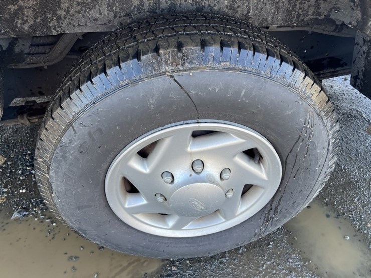 2011-ford-e350-image-20