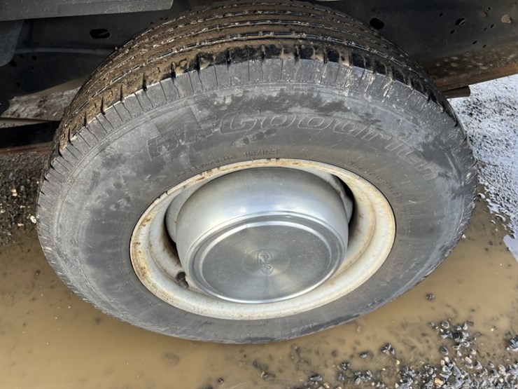 2006-ford-e350-image-17