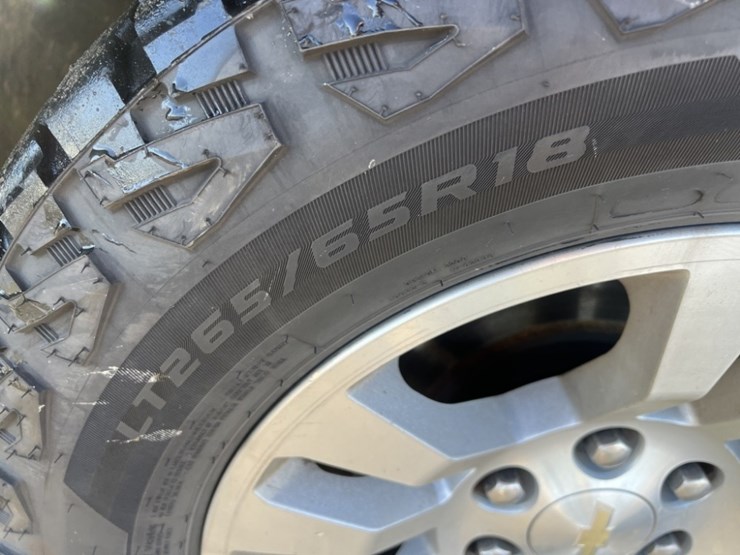 2018-chevrolet-tahoe-image-16