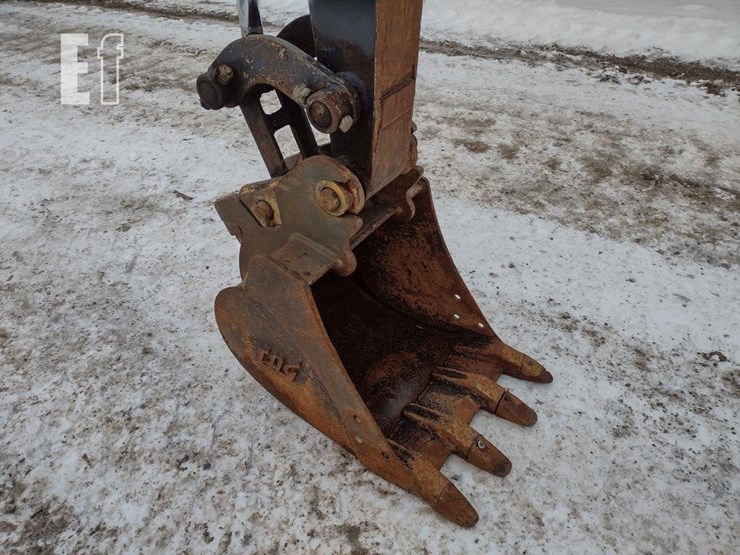 2016-deere-35g-image-15