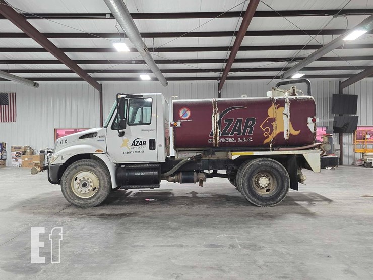 2009-international-durastar-4300-image-5