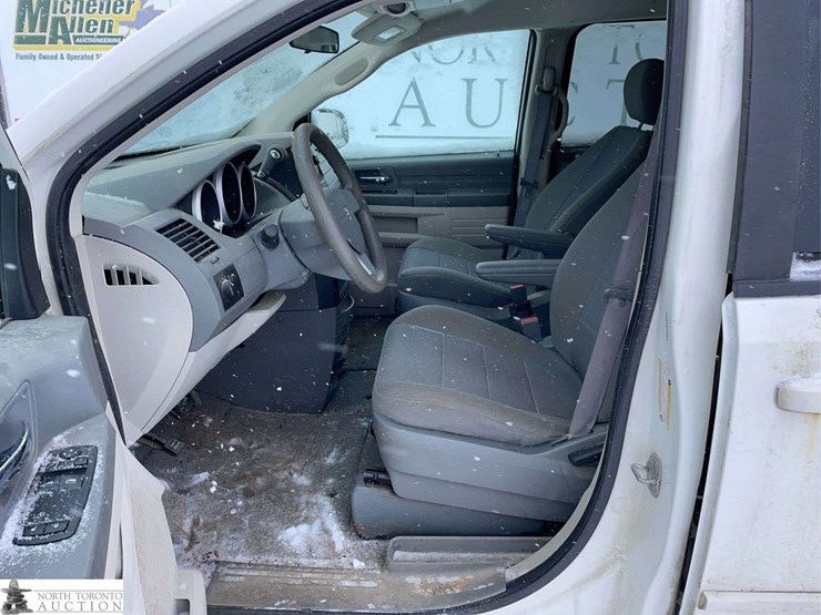 2008-dodge-grand-caravan-se-image-13