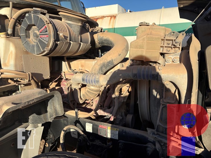 2013-mack-granite-gu713-image-8