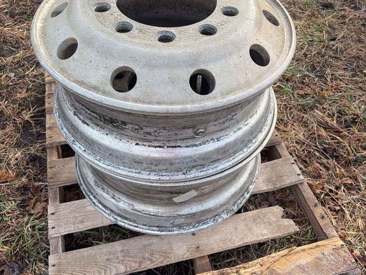 2-aluminum-11r22.5-rims-10-lug-image-2