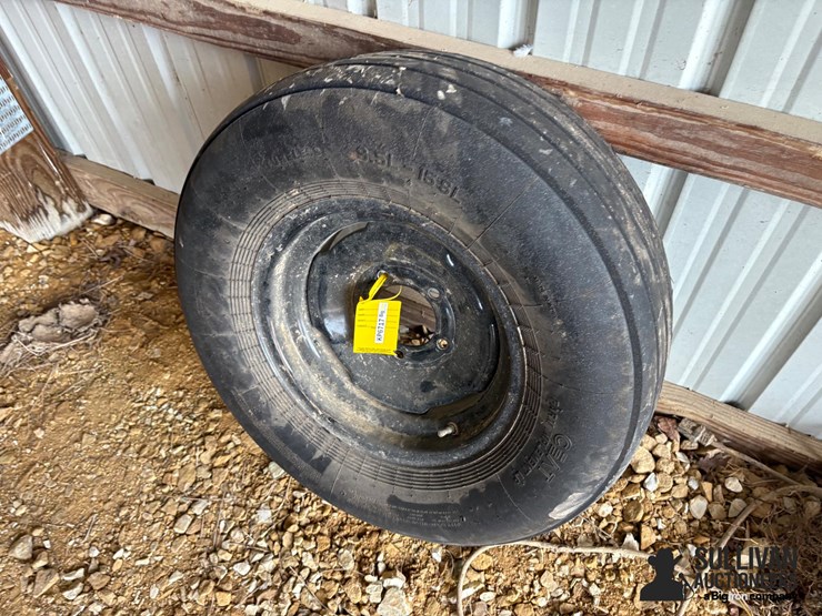 9.5l-15sl-tire-on-5-bolt-rim-image-2