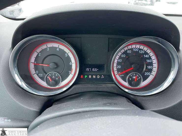 2011-dodge-grand-caravan-image-12