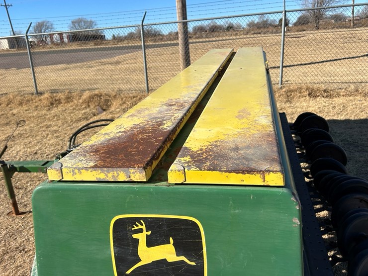 john-deere-8300-image-5