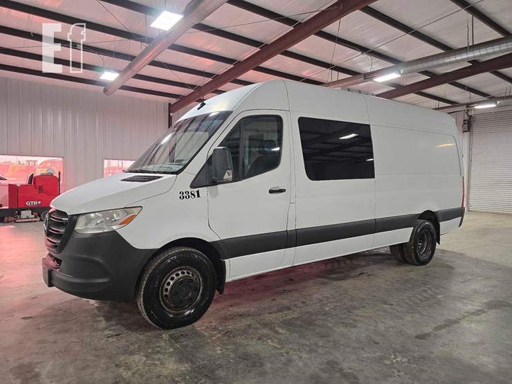 2019-mercedes-benz-sprinter-4500-image-1