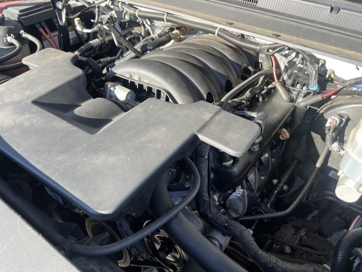 2018-chevrolet-tahoe-image-11