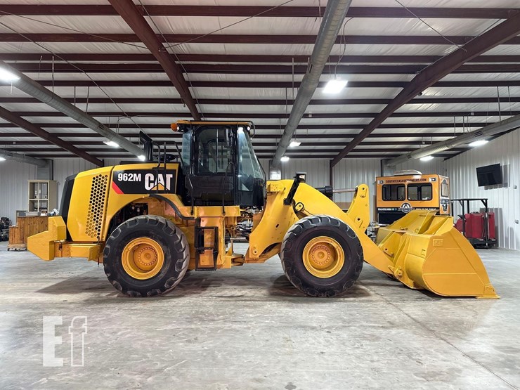 2017-caterpillar-962m-image-6