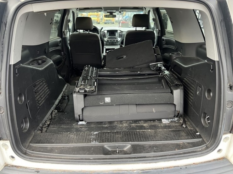 2017-chevrolet-tahoe-image-22