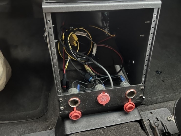 2014-chevrolet-impala-sedan-image-28