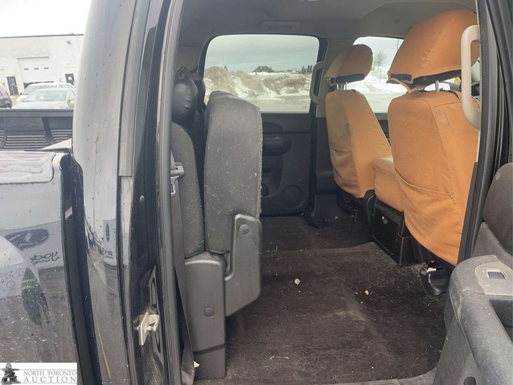 2013-chevrolet-silverado-1500-image-25