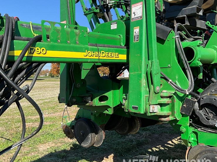 john-deere-1790-image-12