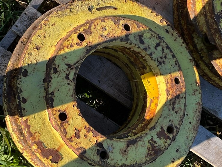 (4)-tractor-rear-wheel-weights-image-1